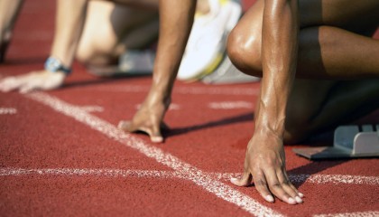 开云平台-惊险的比赛中，球队依靠默契合作获得胜利