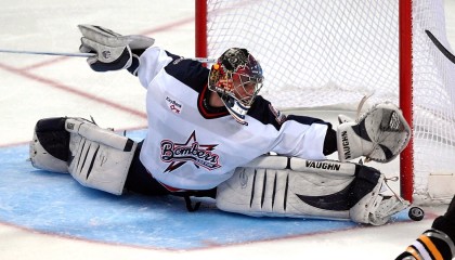 开云官网在线-在对阵掘金的比赛中，库里单场砍下44分，投中10个三分球，让对手束手无策！